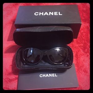 Chanel Sunglasses 💯% Authentic.